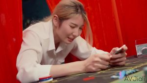 Chịch em nhân viên xinh gái rên không ngừng