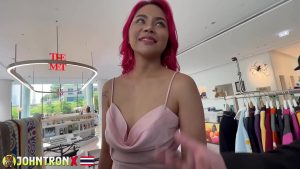 Đụ cô em dâm mặc áo hai dây cố tình gạ địt