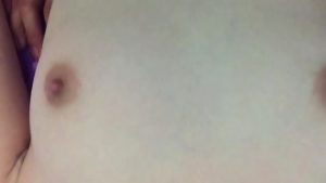 Chịch lỗ lồn con em xinh hư hỏng ngon vã không che